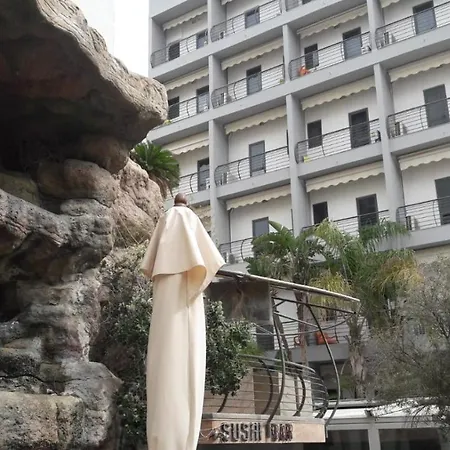 Tropicana Hotel-3